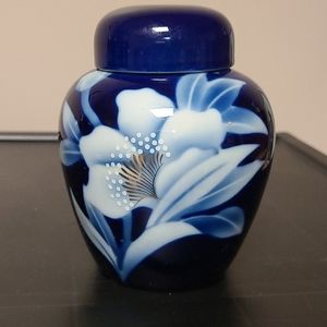 Blue Floral Pot with Lid